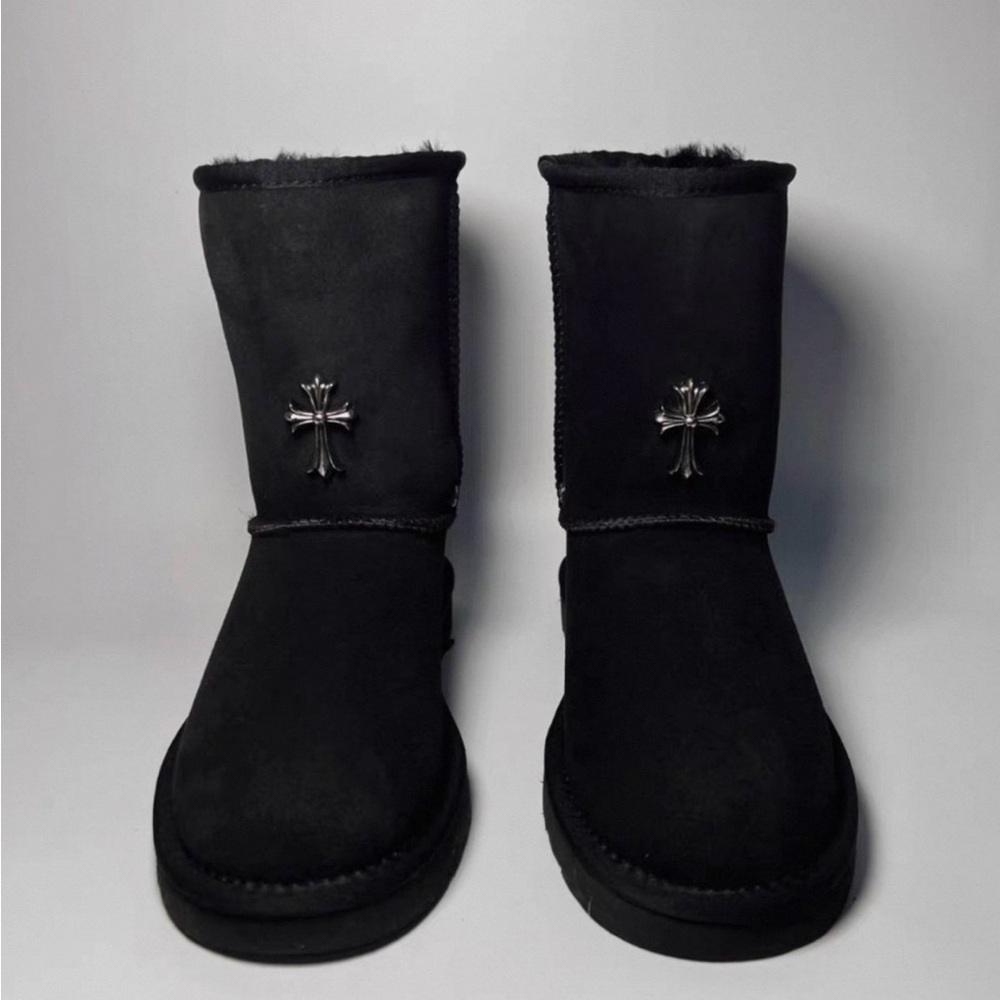 ⚠️CUSTOM⚠️ UGGs boot, with Chrome Hearts details. All sizes.